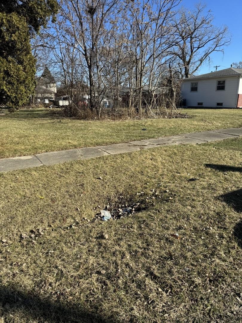 14423 Davis Ave., Blue Island, IL 60406