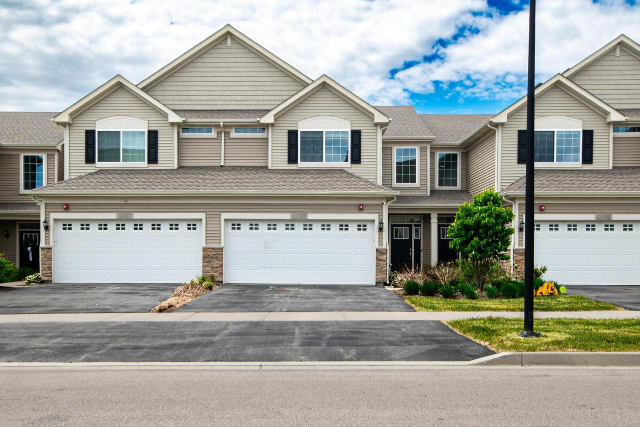 2049 S Stuttle Rd Rd., Batavia, IL 60510