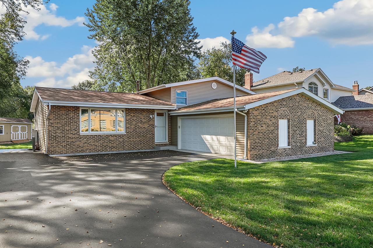 152 Haines Ave., New Lenox, IL 60451