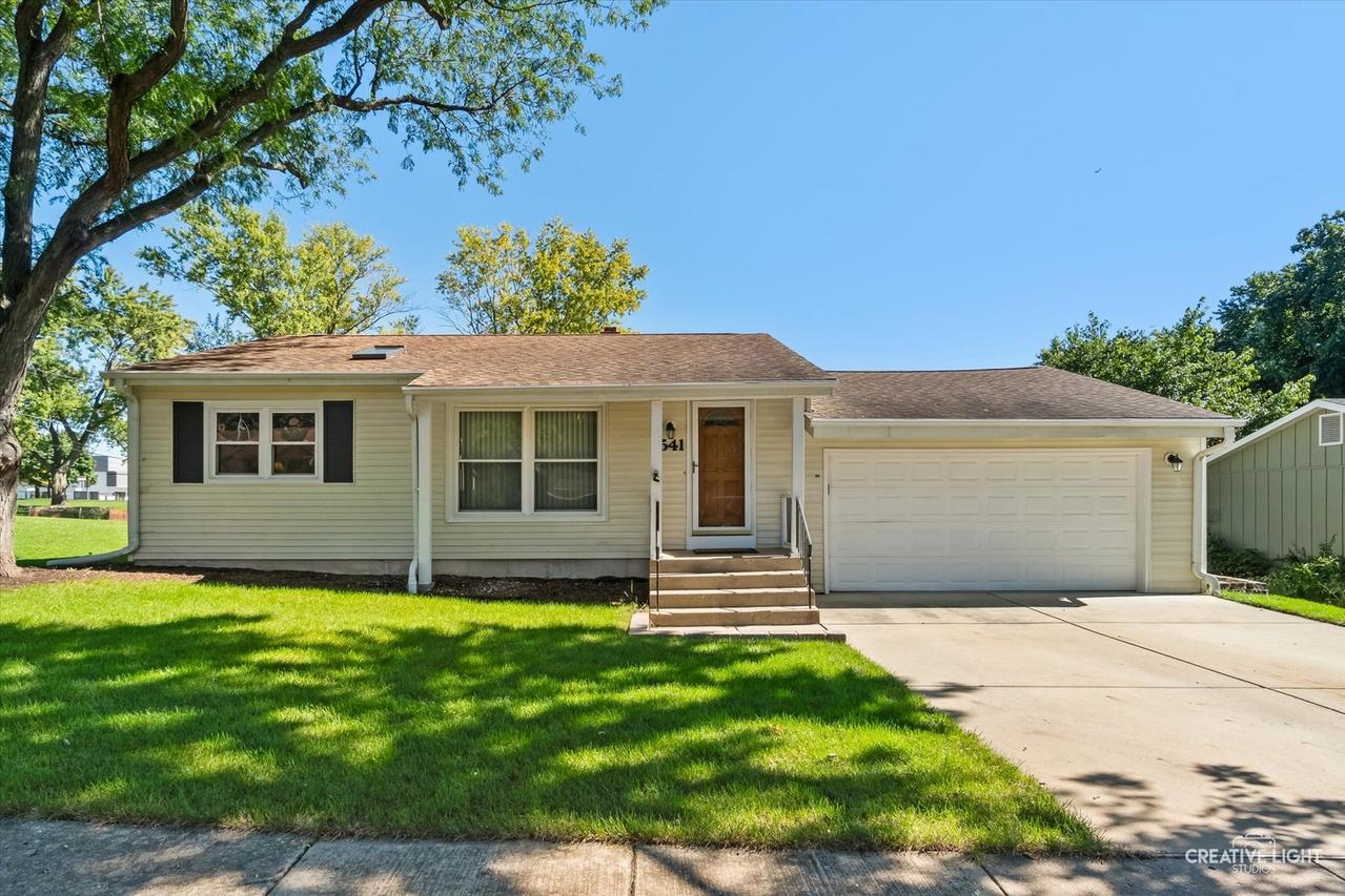 541 Dean Dr., South Elgin, IL 60177