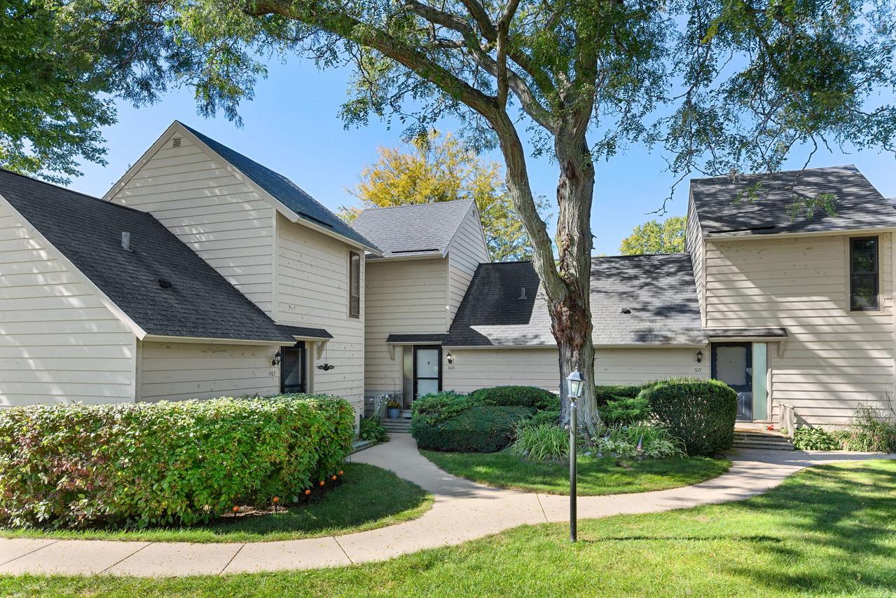 569 Dunham Rd., Gurnee, IL 60031