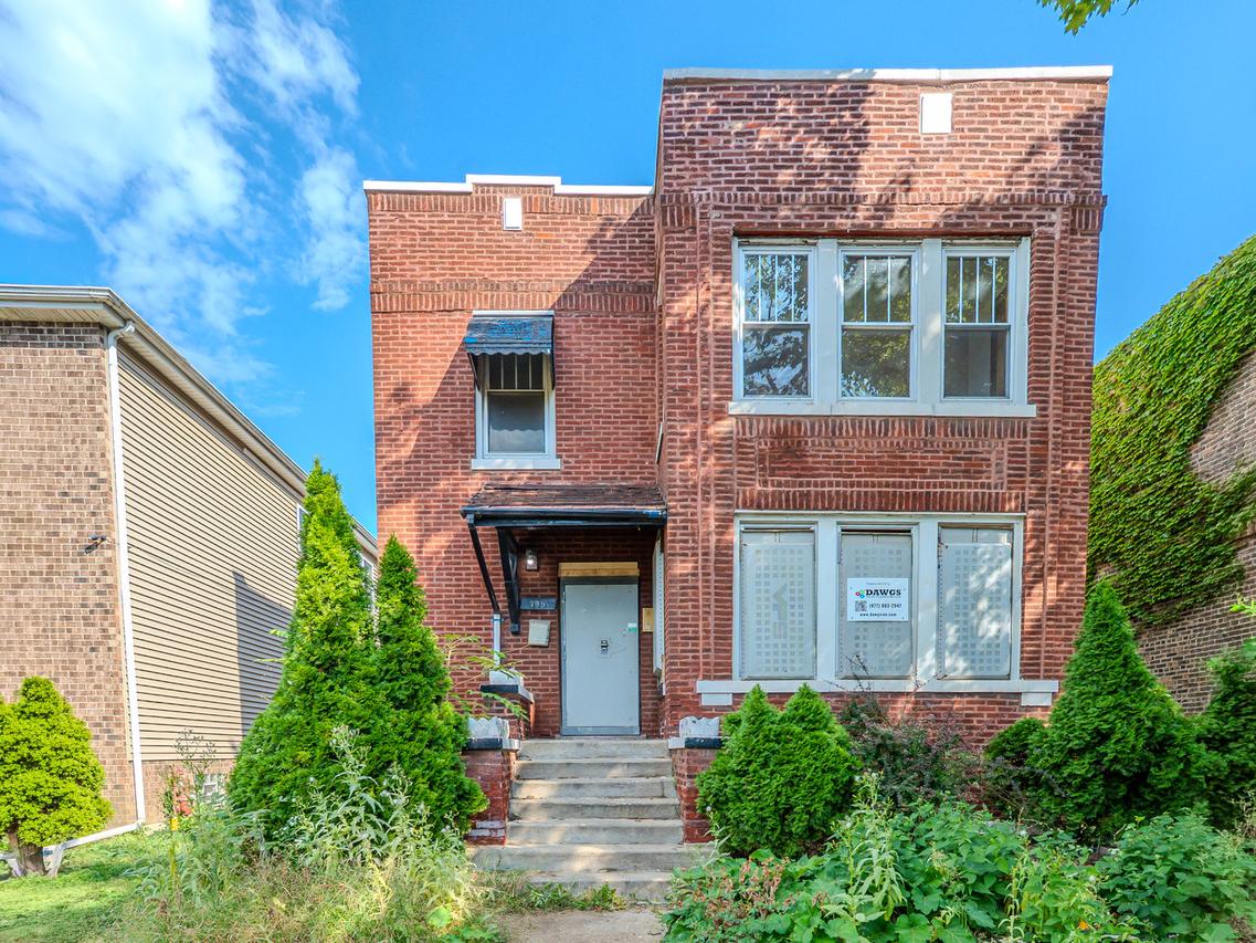 7951 S Clyde Ave., Chicago, IL 60617