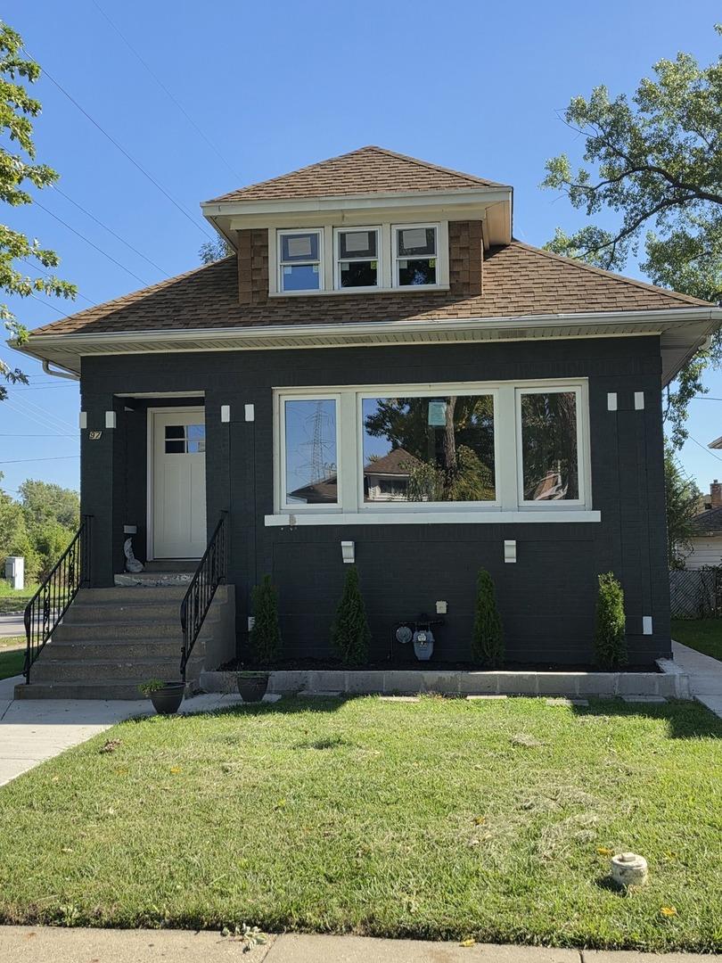 97 Bellwood Ave., Bellwood, IL 60104