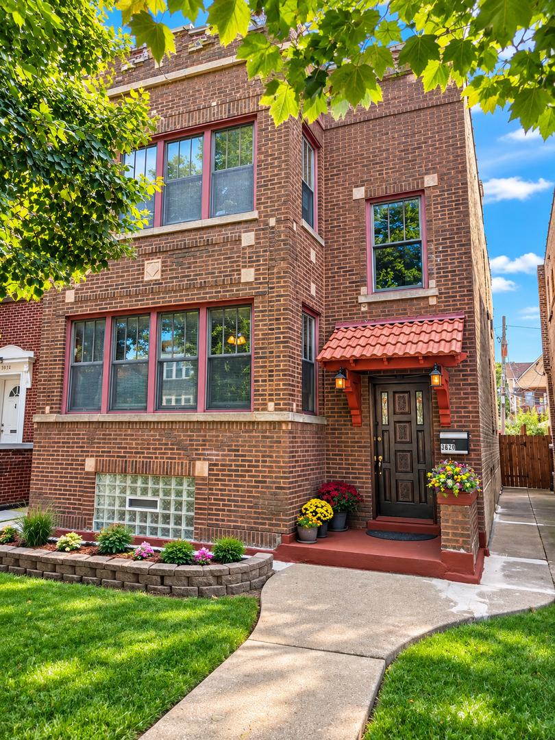 3620 N Whipple St., Chicago, IL 60618