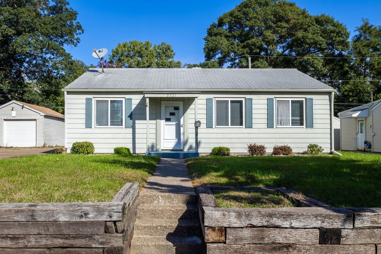 3721 13th Ave., Moline, IL 61265