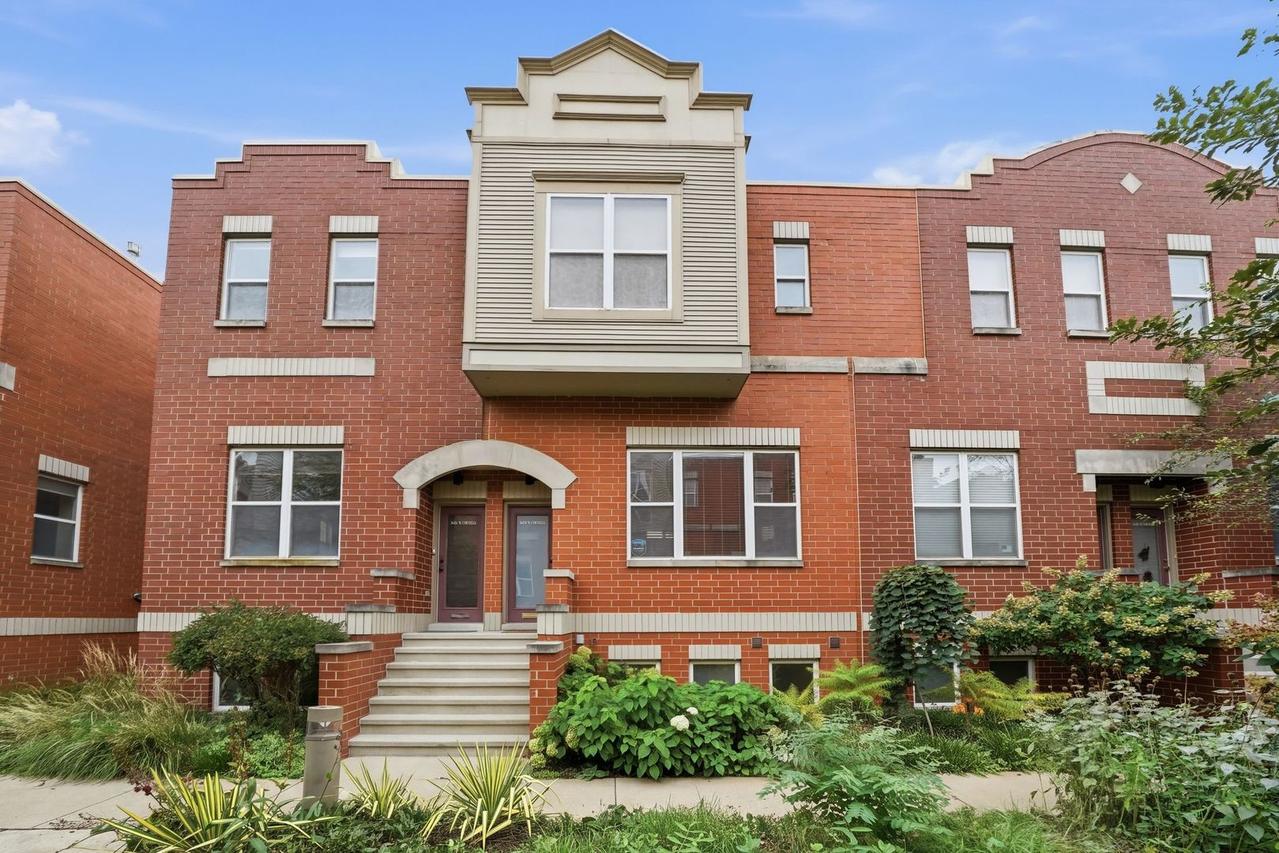 3645 W Cornelia Ave. #B, Chicago, IL 60618