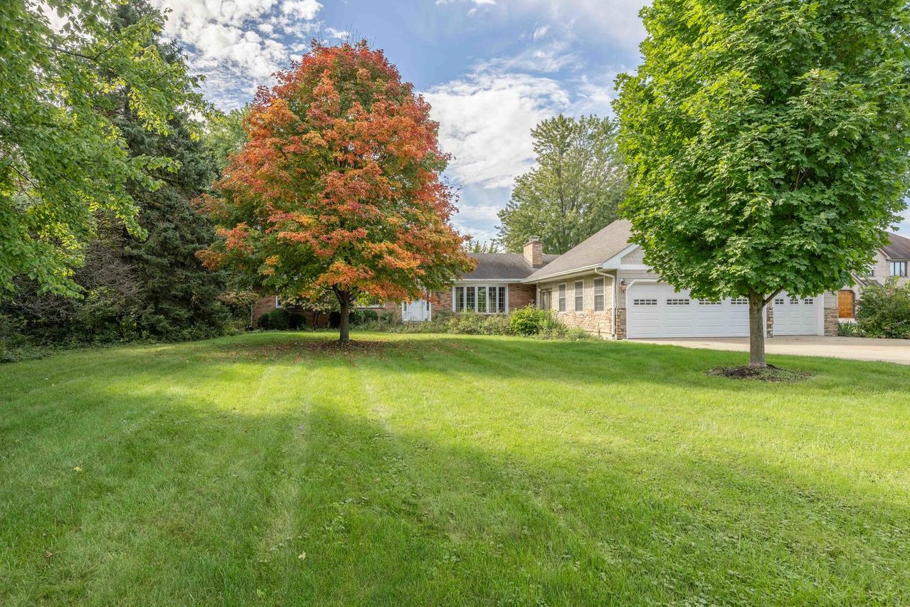 1985 Reckinger Rd., Aurora, IL 60502