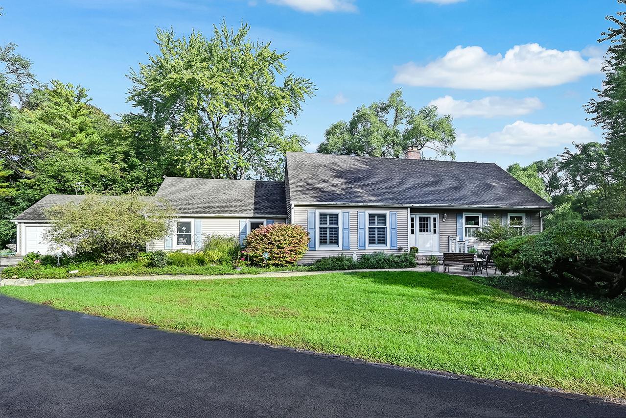 24462 N Kelsey Rd., Barrington, IL 60010