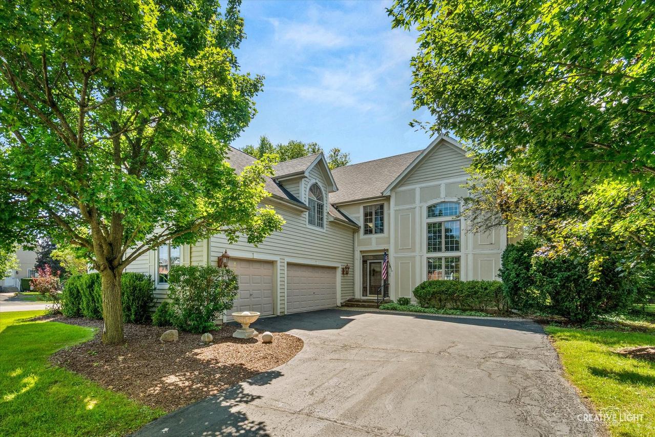 4N468 S Robert Frost Cir., St. Charles, IL 60175