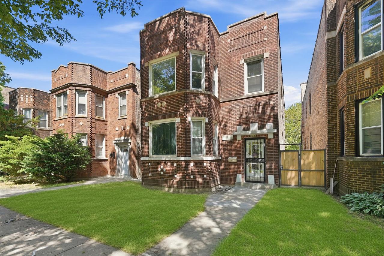 9015 S Muskegon Ave., Chicago, IL 60617
