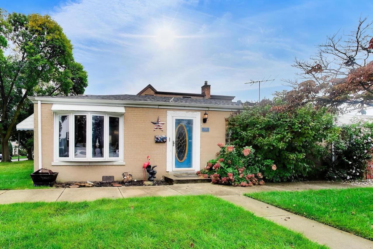 3858 N Pontiac Ave., Chicago, IL 60634