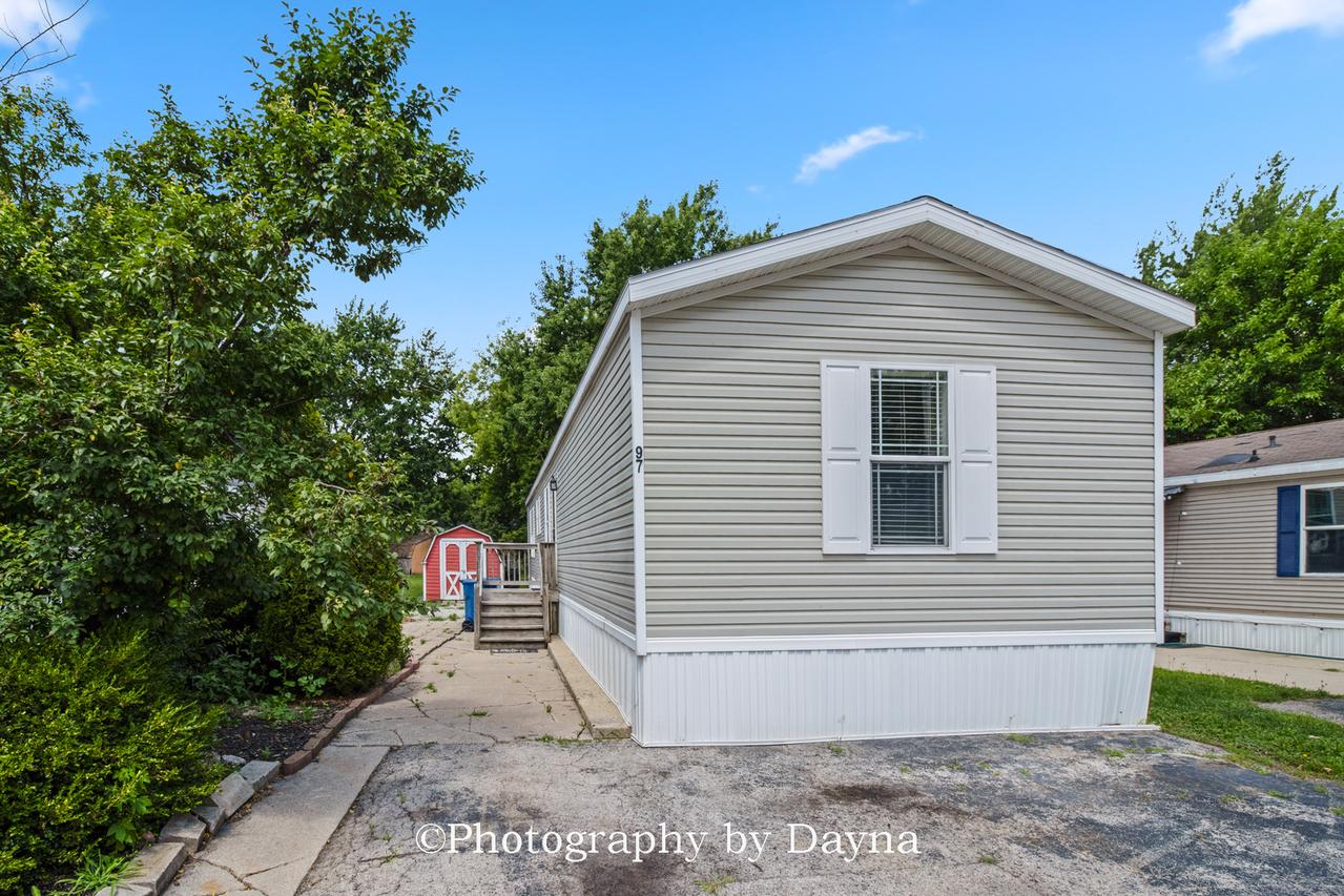 97 Big Chief Dr., Bourbonnais, IL 60914