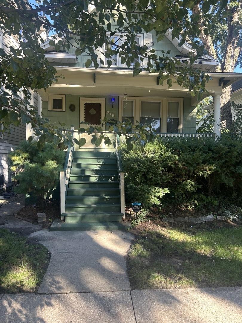 818 Circle Ave., Forest Park, IL 60130