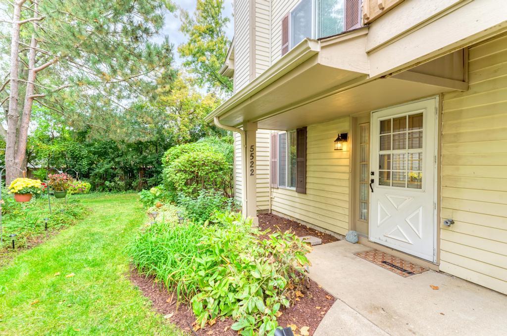 5522 Barclay Ct., Clarendon Hills, IL 60514