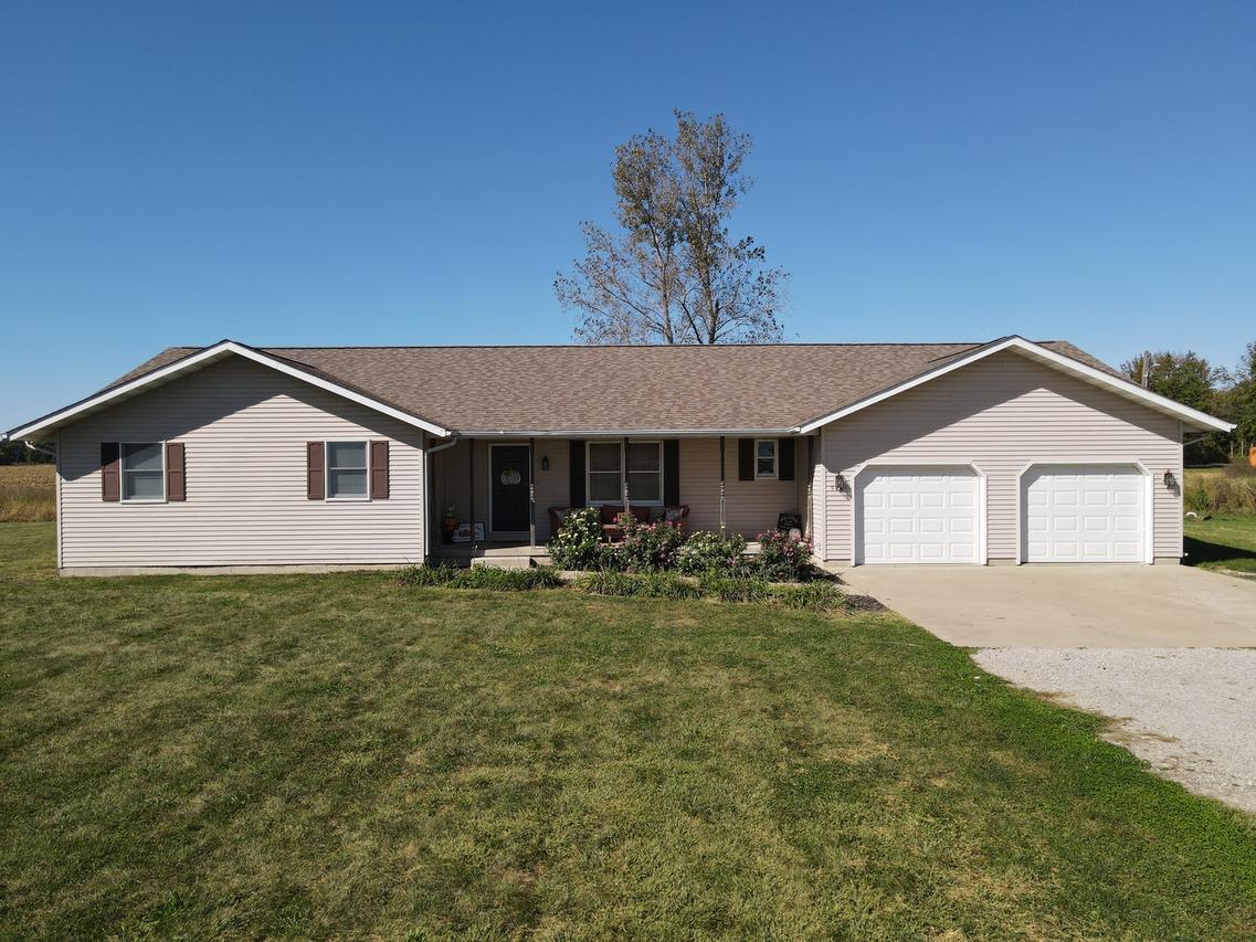 949 County Road 1200e, Toledo, IL 62468
