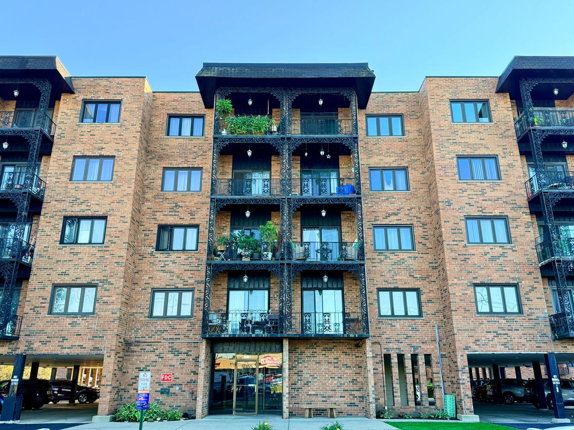 9355 Landings Ln. #503, Des Plaines, IL 60016
