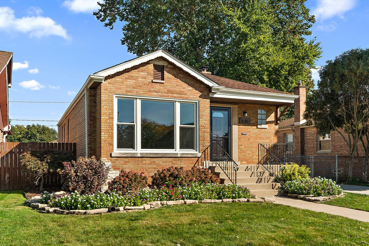 10117 S Clifton Park Ave., Evergreen Park, IL 60805
