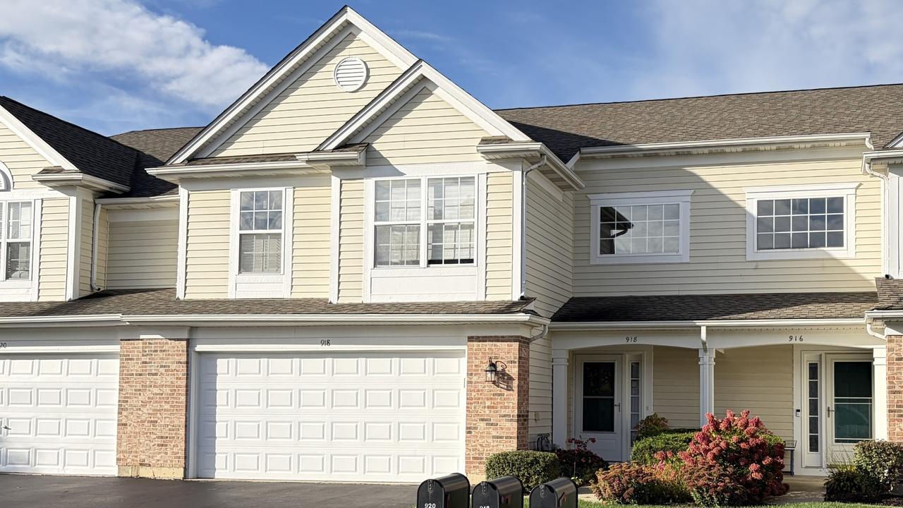 918 Waterford Ln., Elk Grove Village, IL 60007