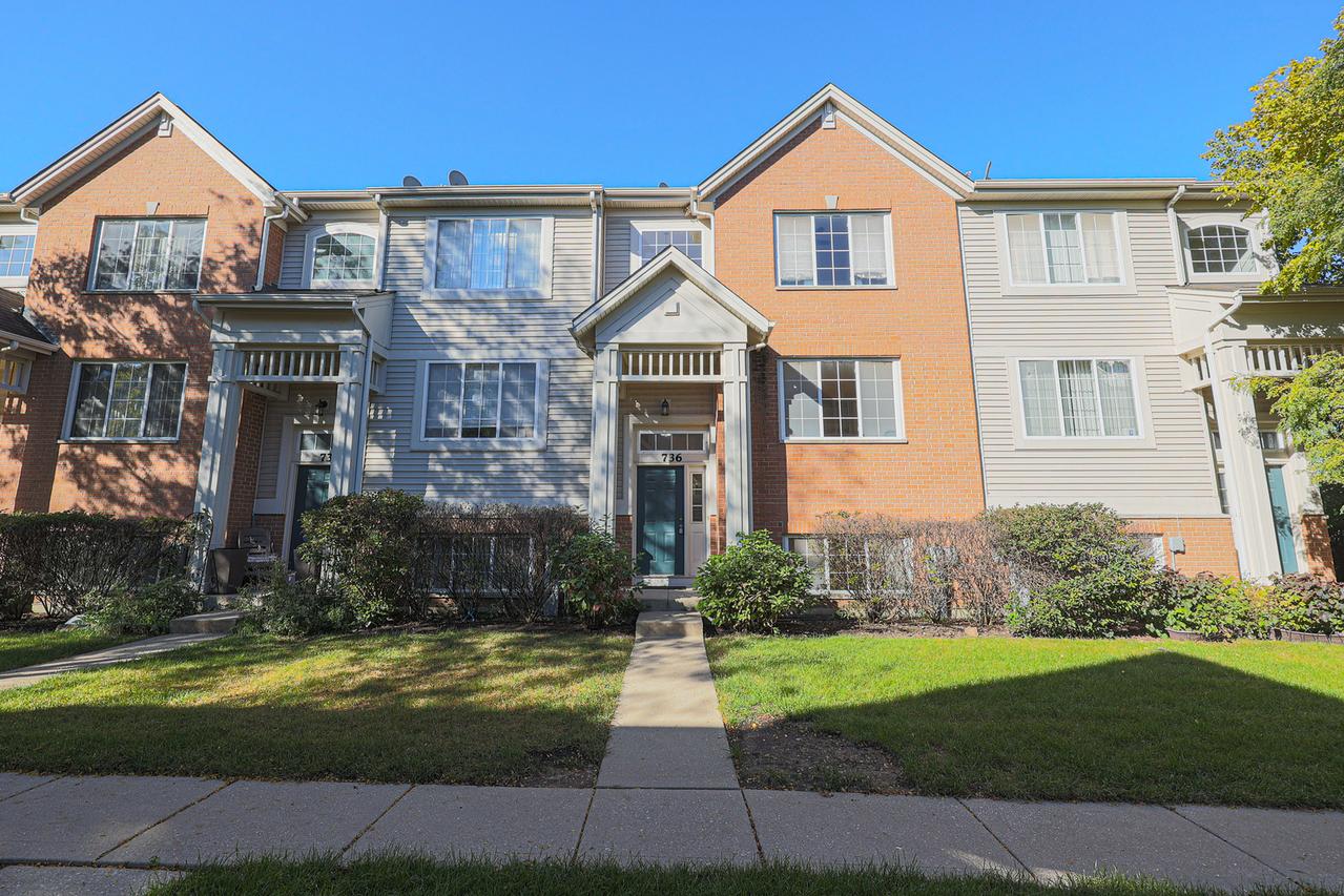 736 Hanbury Dr., Des Plaines, IL 60016