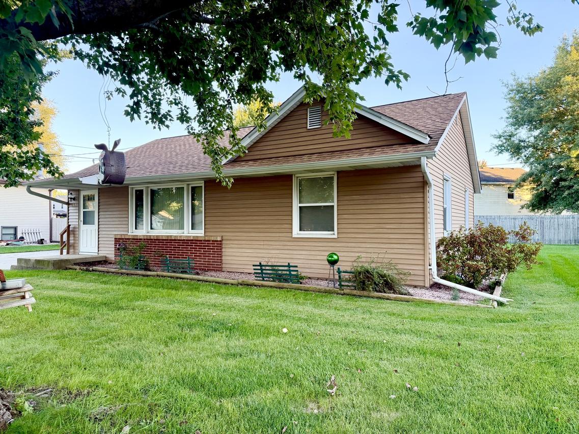 1101 4h Rd., Ottawa, IL 61350