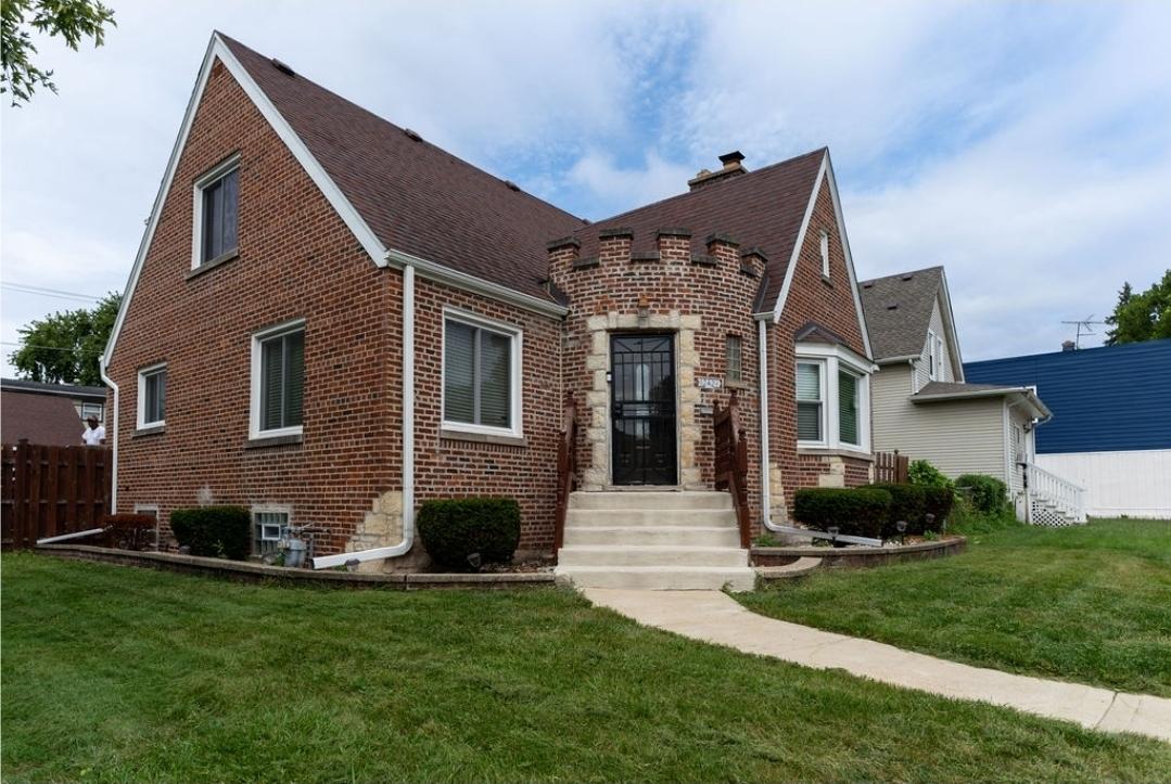 12424 Maple Ave., Blue Island, IL 60406