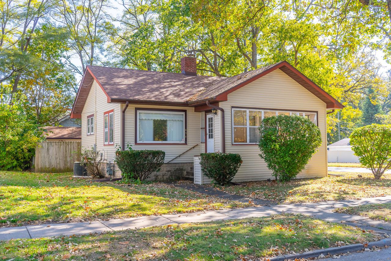 894 S Osborn Ave., Kankakee, IL 60901