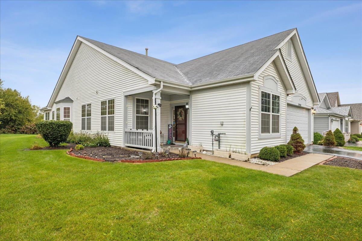 39581 N Cambridge Blvd., Beach Park, IL 60083