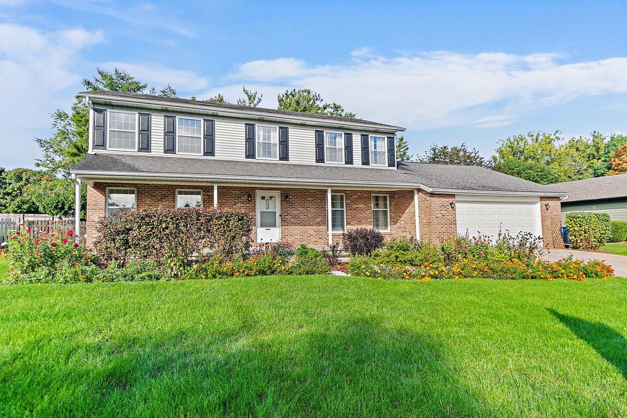 5 Cari Ct., Dekalb, IL 60115