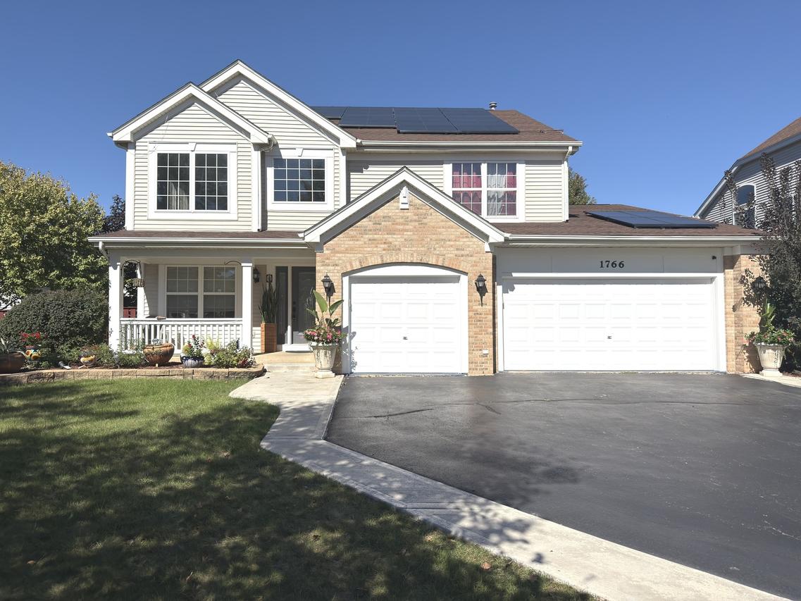 1766 Newbridge Cir., Elgin, IL 60123