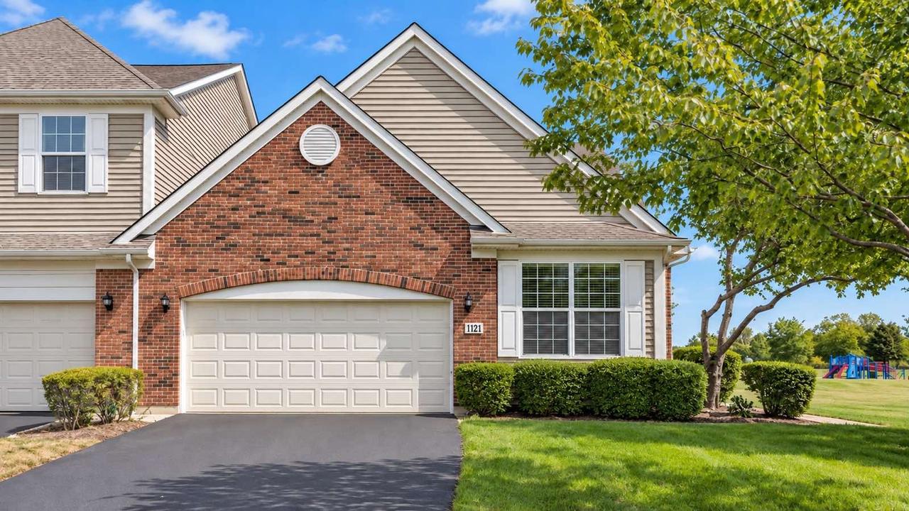 1121 Loganbury Ct., Elgin, IL 60120