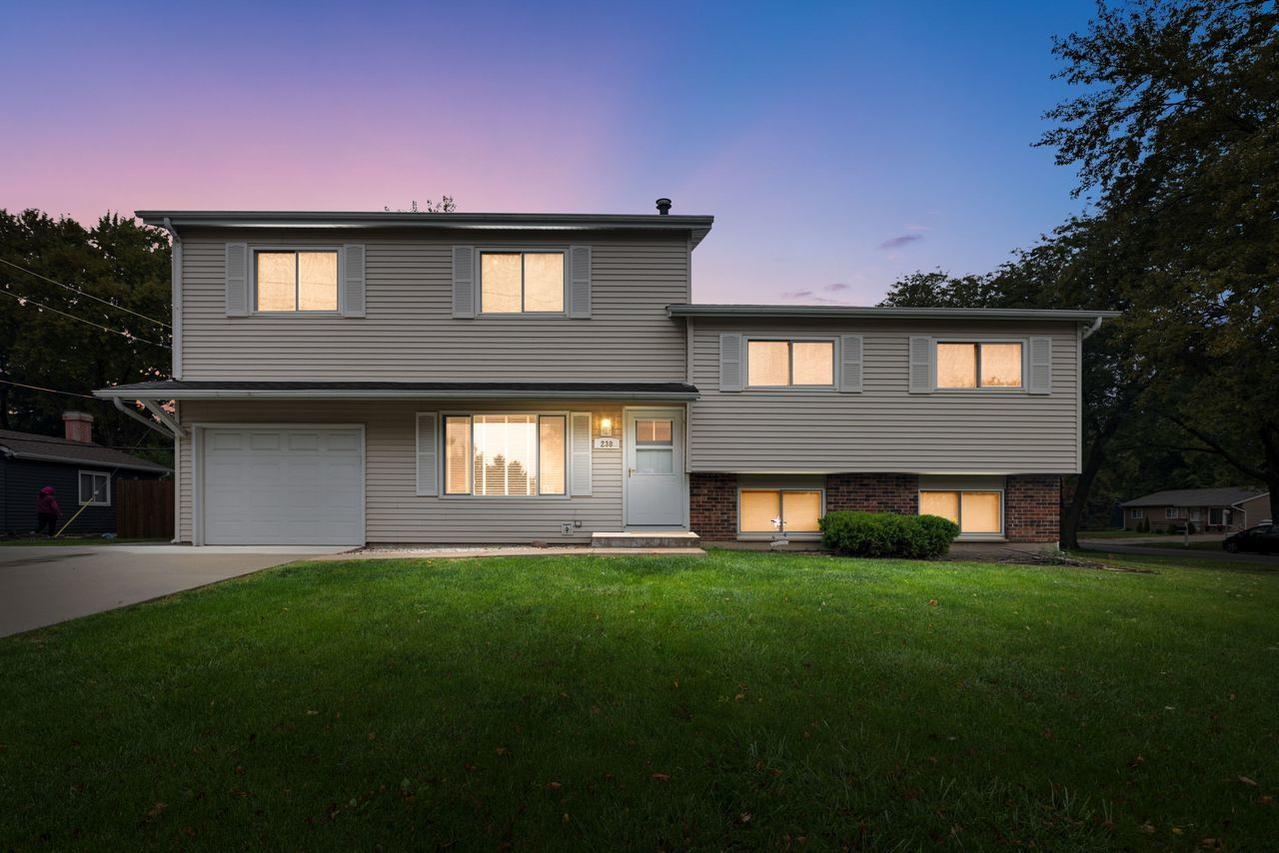238 E Briarcliff Rd., Bolingbrook, IL 60440
