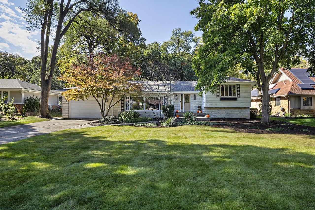 1650 Forest Dr., Glenview, IL 60025