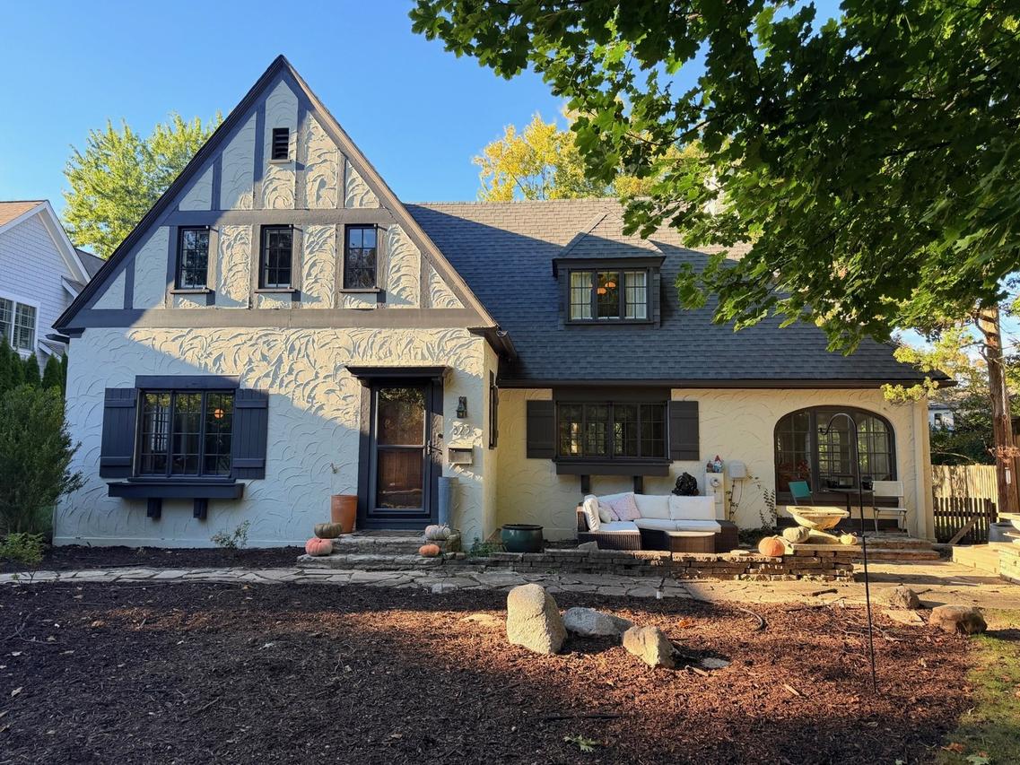 325 Oakland Dr., Highland Park, IL 60035