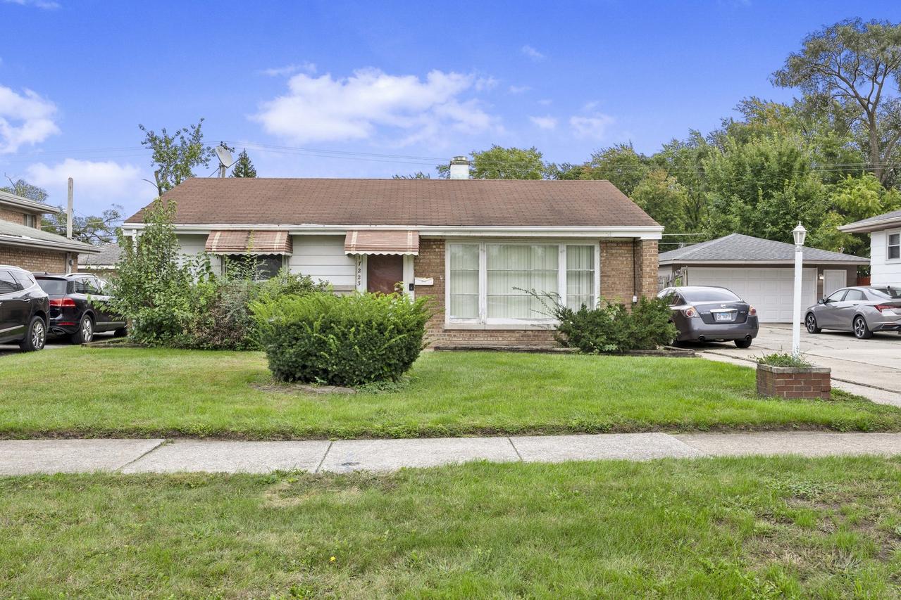 17223 Burnham Ave., Lansing, IL 60438