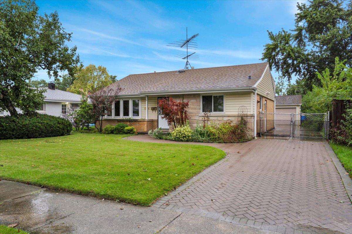 7348 Davis St., Morton Grove, IL 60053