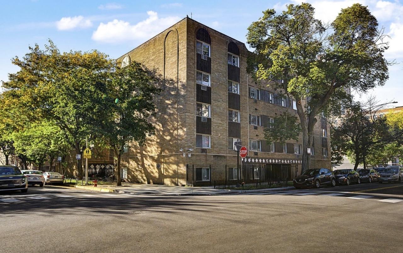5100 N Sheridan Rd. #404, Chicago, IL 60640
