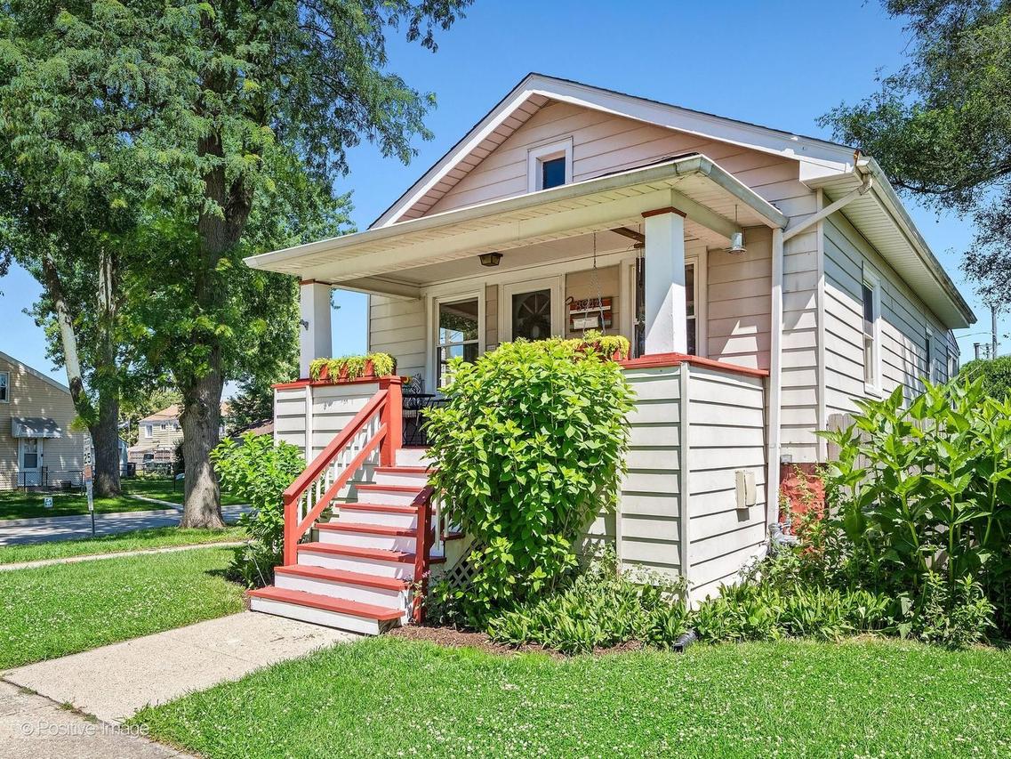 8944 Southview Ave., Brookfield, IL 60513