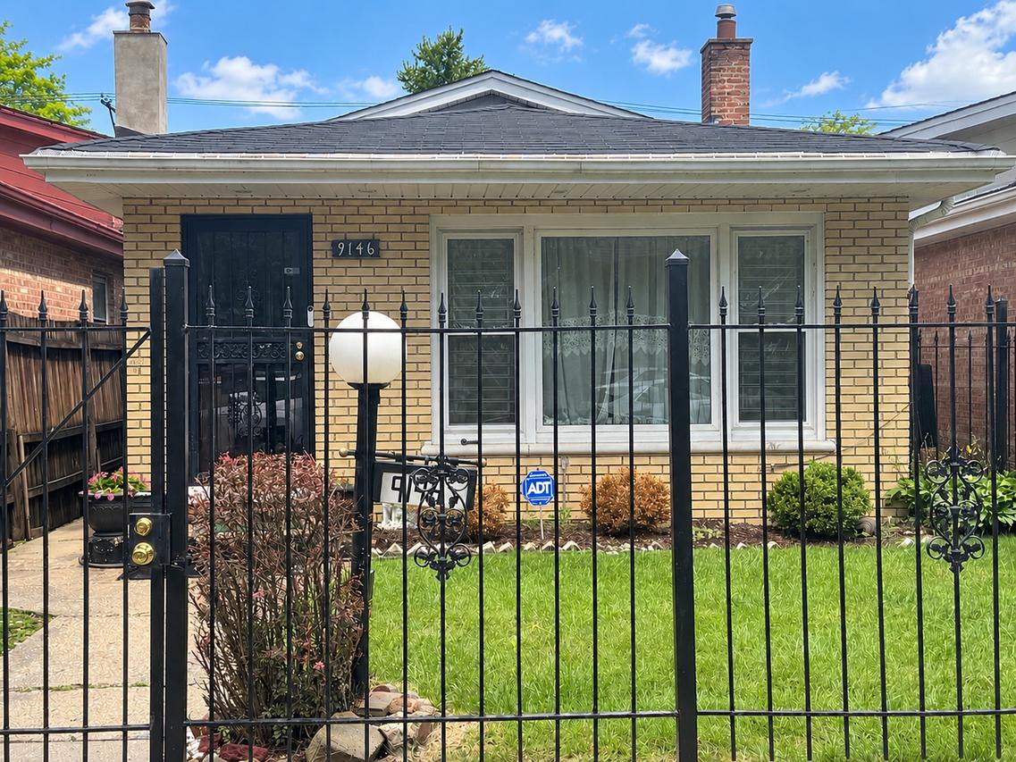 9146 S Woodlawn Ave., Chicago, IL 60619