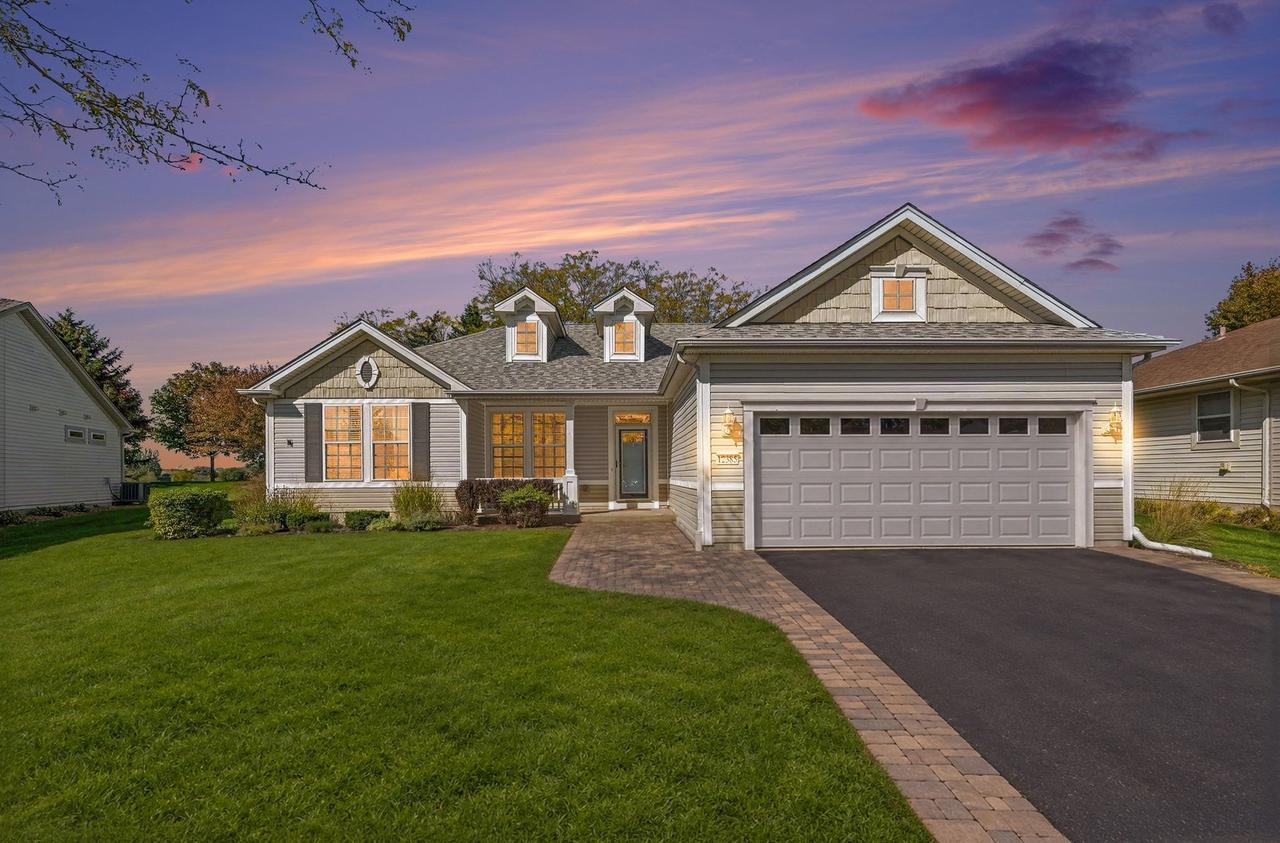 12385 Hickory Ct., Huntley, IL 60142