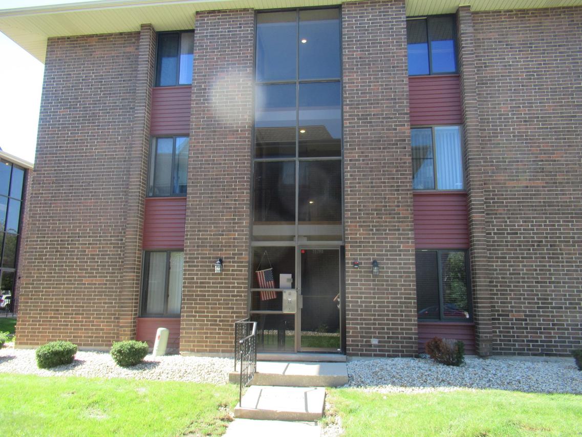 15700 Terrace Dr. #1, Oak Forest, IL 60452