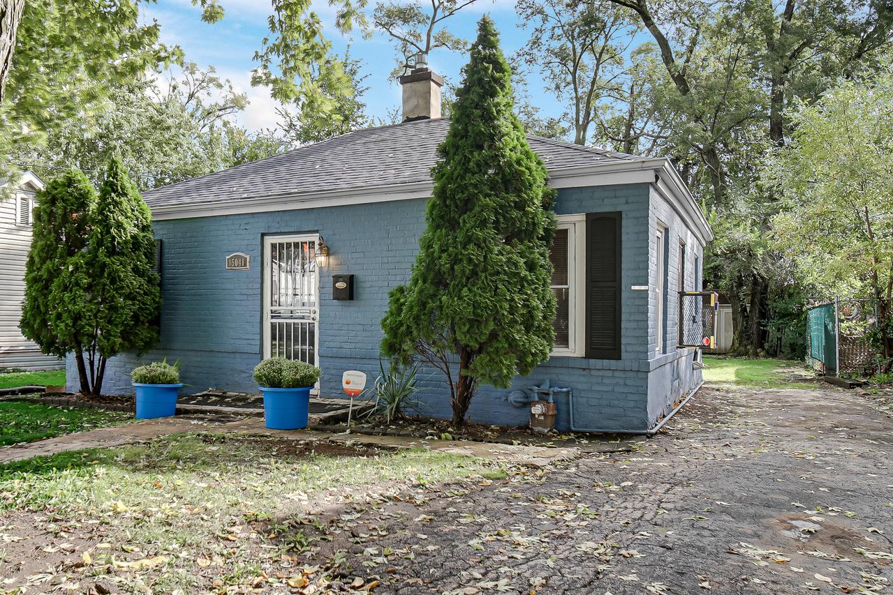 15041 Riverside Dr., South Holland, IL 60473