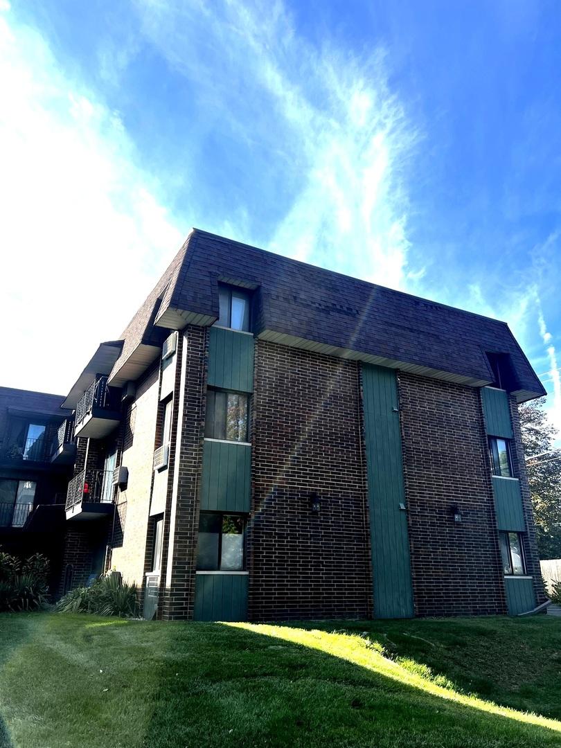 4942 Douglas Rd. #206, Downers Grove, IL 60515