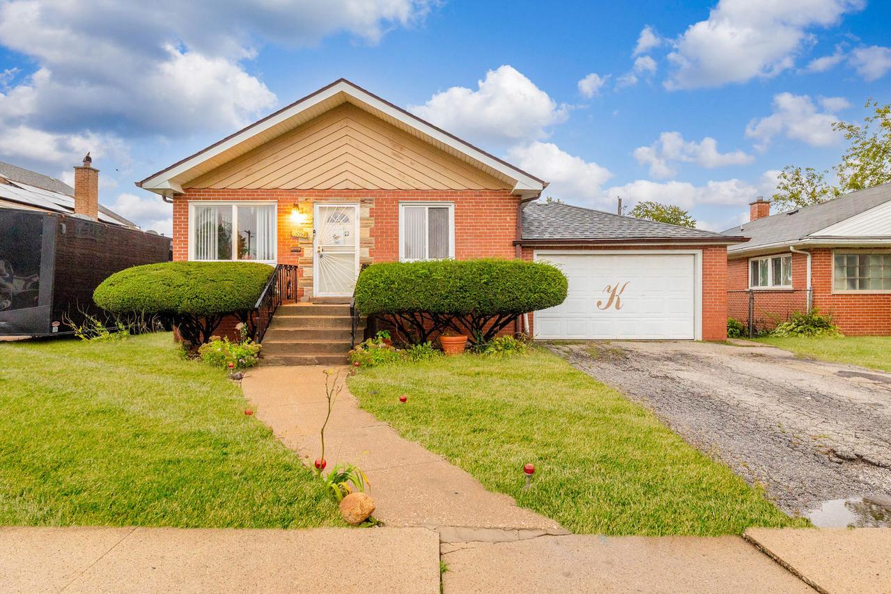 15225 5th Ave., Phoenix, IL 60426