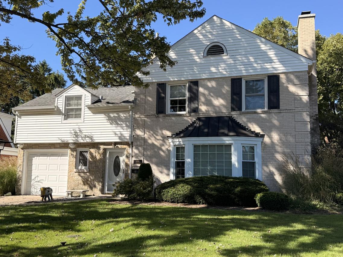 6836 N Kenton Ave., Lincolnwood, IL 60712