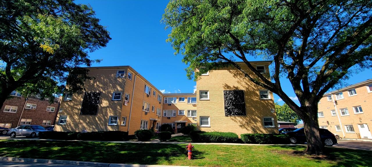 3810 Ruby St. #2W, Schiller Park, IL 60176