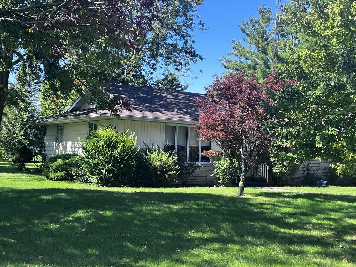 526 N 4th St., Cissna Park, IL 60924