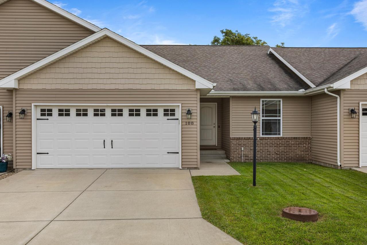 108 Sunset Ct., Fisher, IL 61843