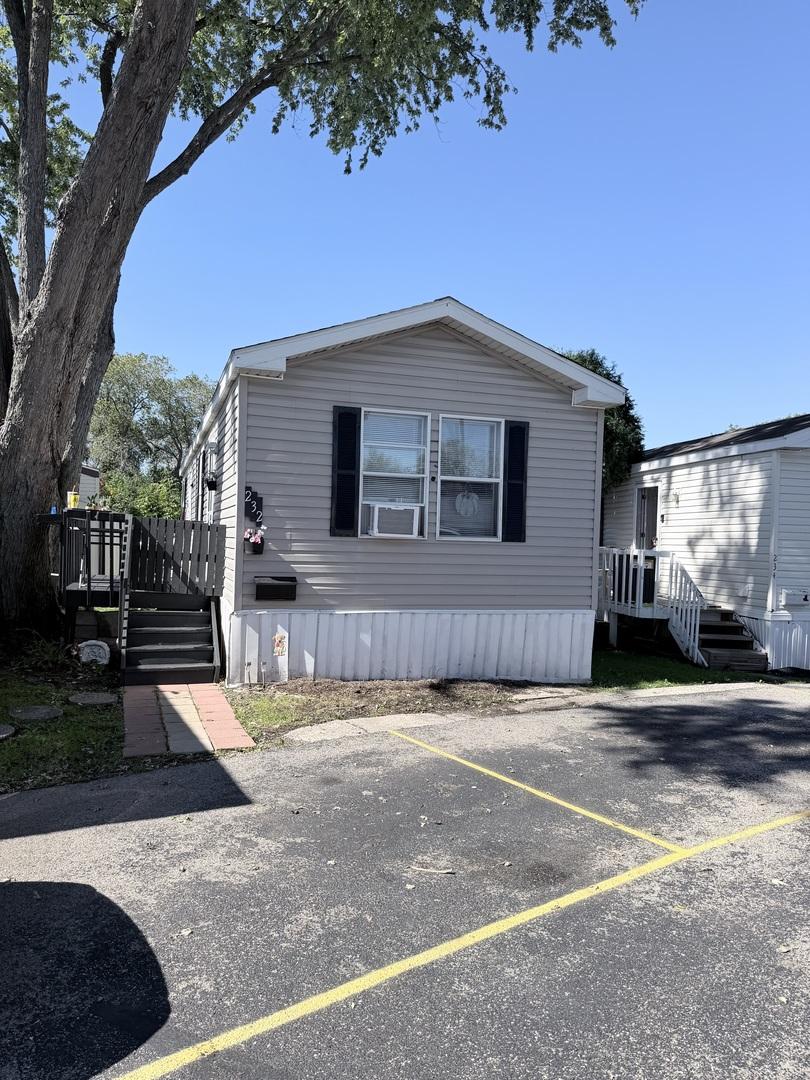 232 Central Skokie Rd., Lake Bluff, IL 60044