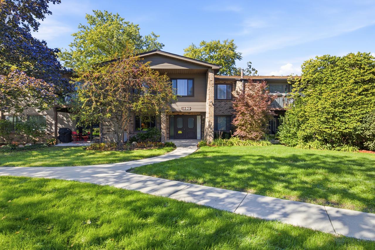 1130 E Randville Dr. #1B, Palatine, IL 60074