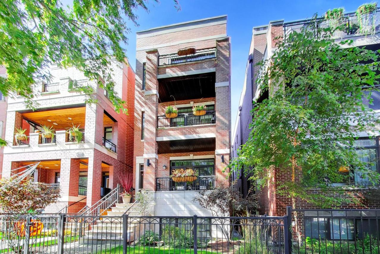 2842 N Racine Ave. #2, Chicago, IL 60657